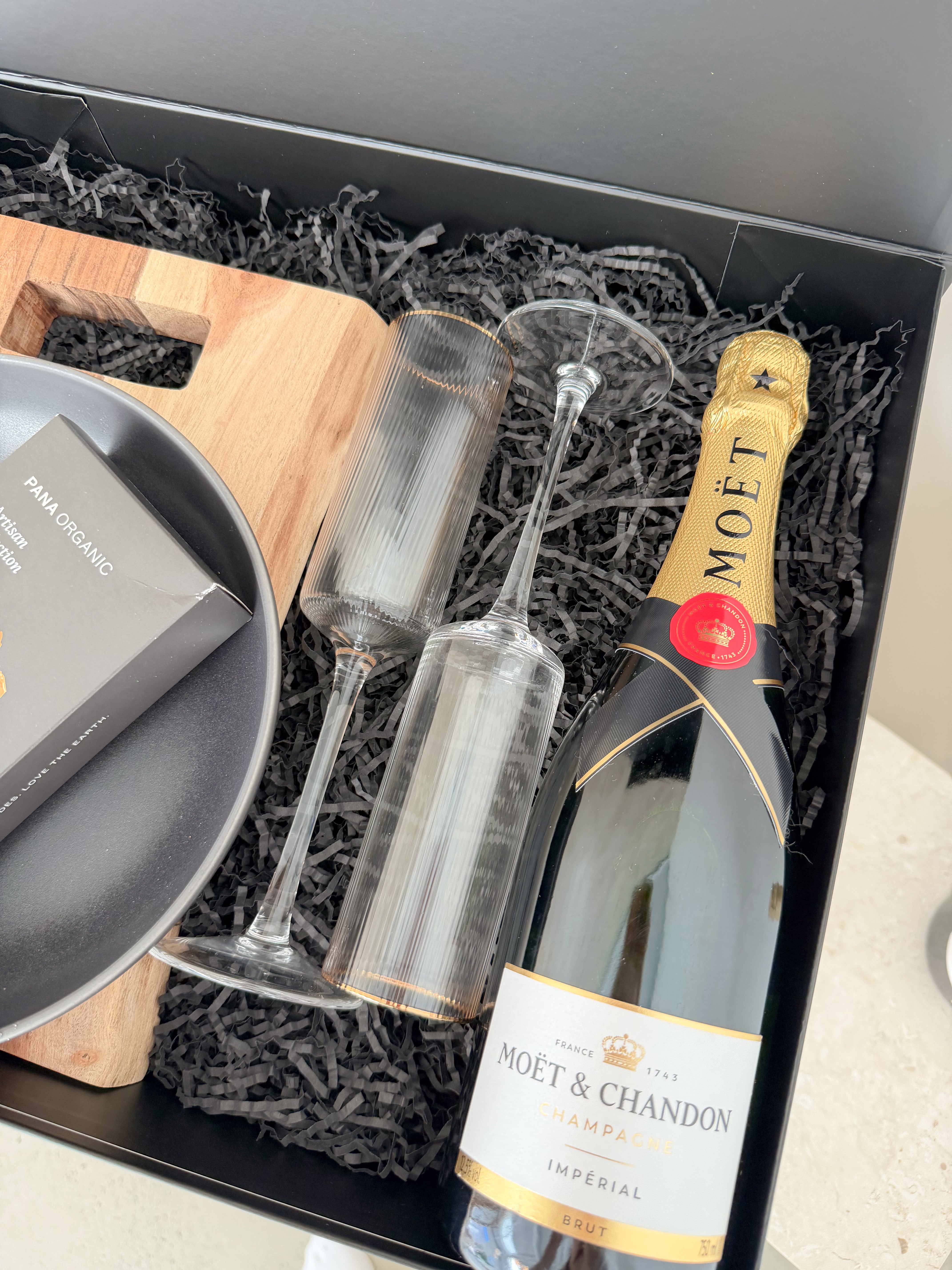 The Wine Down (Moet)