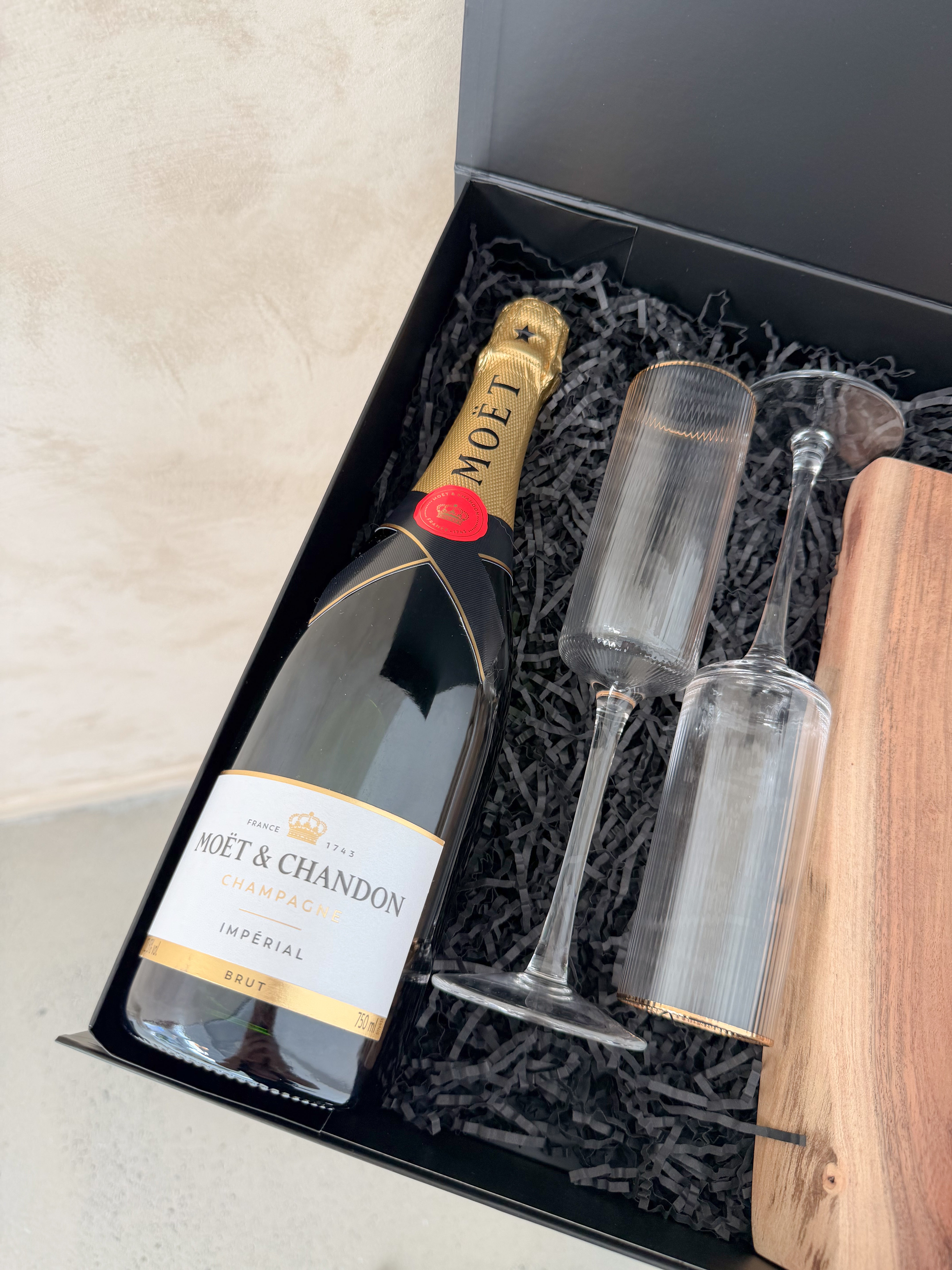 The Prestige Pour (Moet)