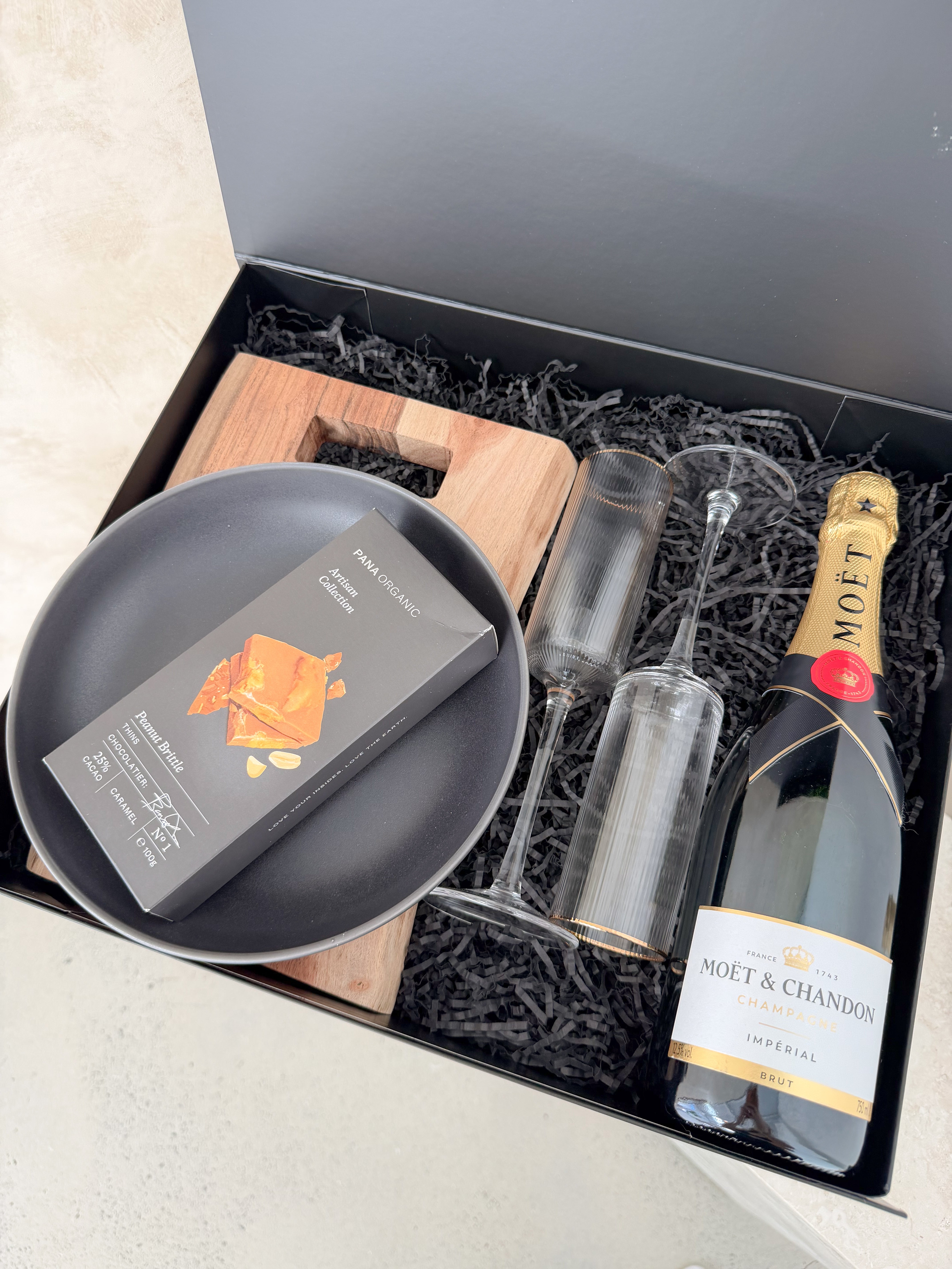 The Wine Down (Moet)